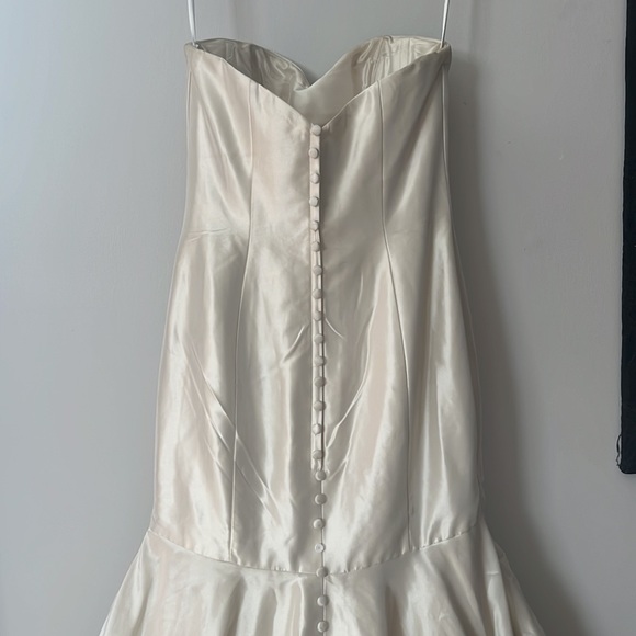 Wedding Dress - Picture 5 of 9